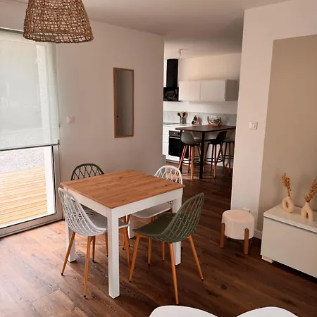 Holiday home Maison De Entre Foret Et *