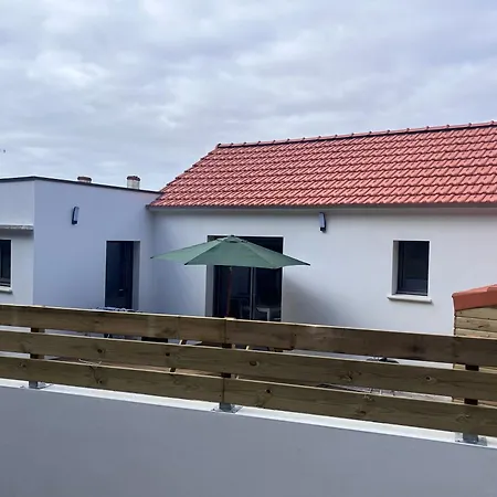 Maison De Entre Foret Et *